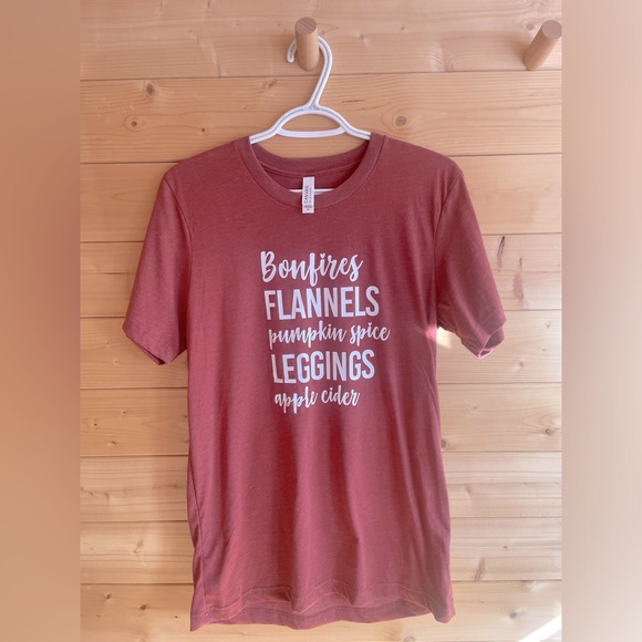 NWOT Fall Things Tee M - Picture 2 of 4